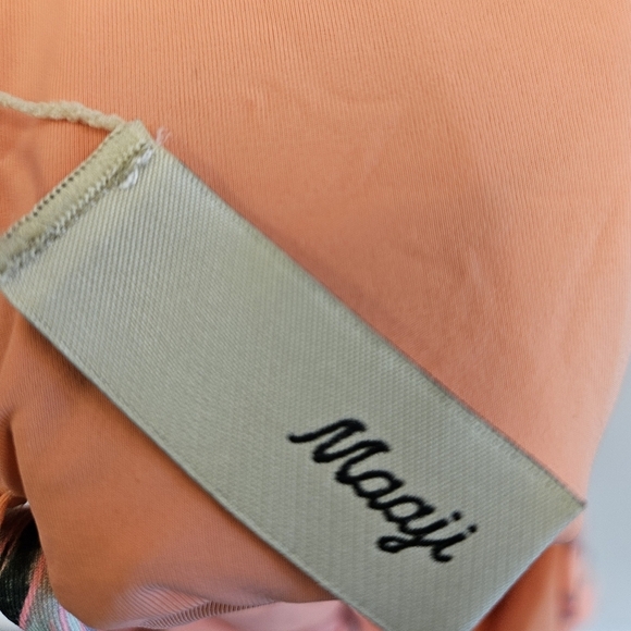 Maaji Reversible Floral Plunge Coral Peach Swimsuit NEW - Picture 4 of 9